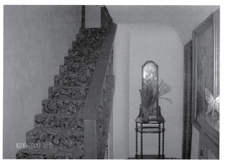 fronthall_stairs